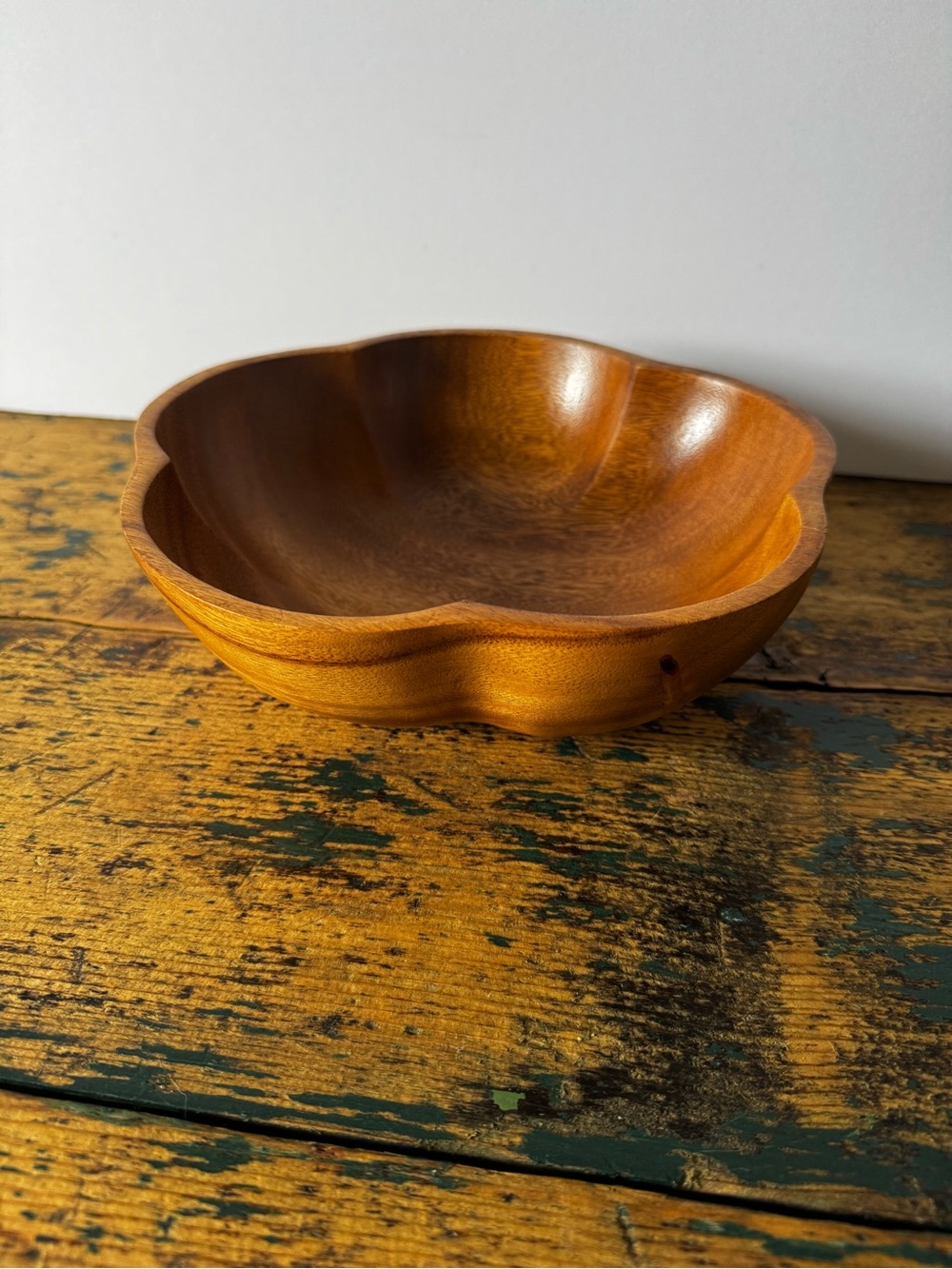 Scalloped Flower Shaped Wooden Serving Bowl in Warm Brown